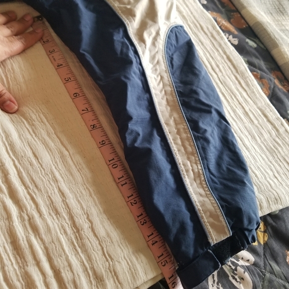 The North Face | Hyvent Ski Snow Jacket - Picture 9 of 9